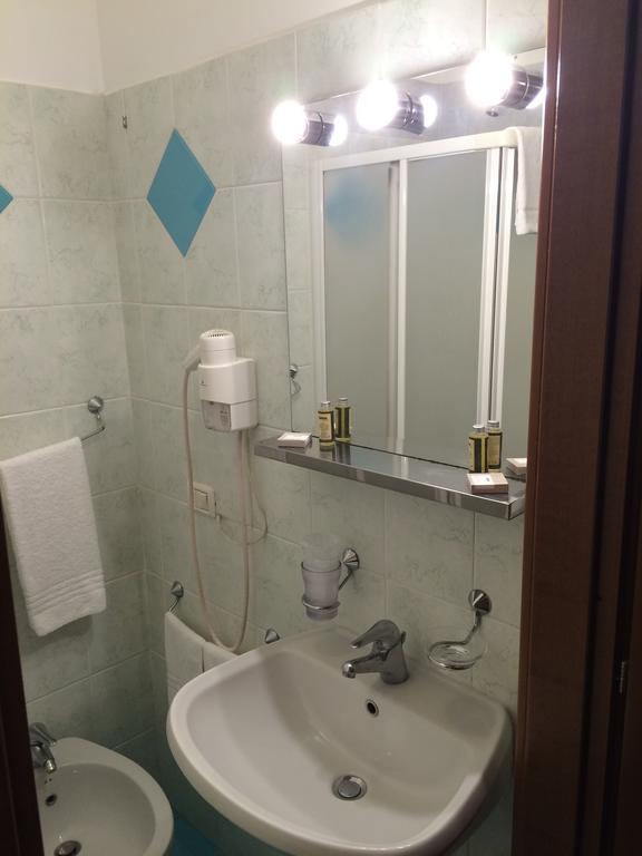 Hotel Royal Milán Pokoj fotografie