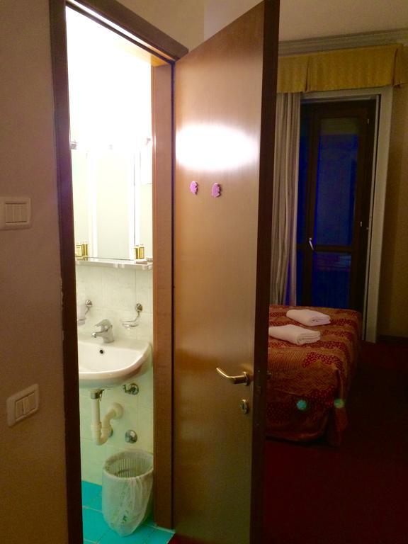 Hotel Royal Milán Pokoj fotografie