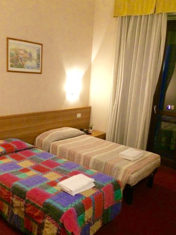 Hotel Royal Milán Pokoj fotografie